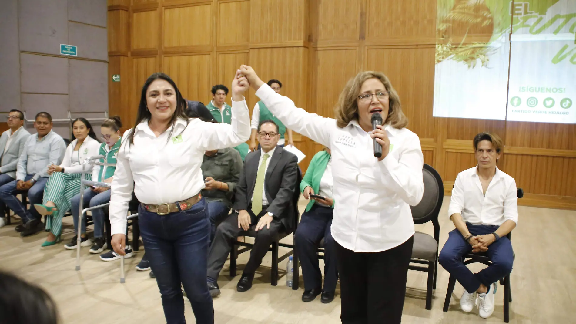 MUJERES VERDE F BEG (2)